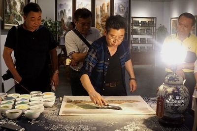 张家界砂石画亮相中国(深圳)文博会 - 张家界新闻网