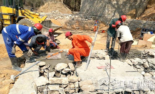 砂石生产线设备配置 因地制宜与良器助力的智慧